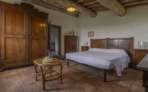 La Casa Dei Limoni, Camaiore, Pet Friendly, Wifi: Möbel, Wand, Holz, Interior Design, Flooring, Schlafzimmer, Fussboden, Decke, Zimmer, Bett
