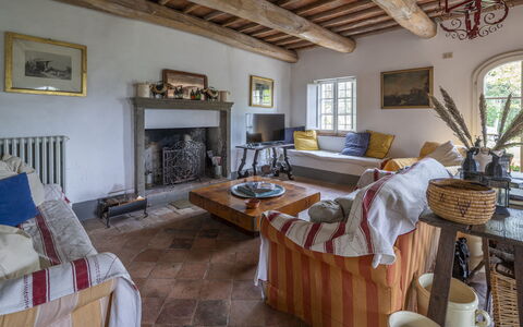La Casa Dei Limoni, Camaiore, Pet Friendly, Wifi: Möbel, Wand, Holz, Flooring, Interior Design, Stuhl, Zuhause, Wohnzimmer, Couch, Tabelle