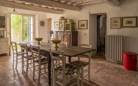 La Casa Dei Limoni, Camaiore, Pet Friendly, Wifi: Möbel, Interior Design, Flooring, Wand, Tabelle, Holz, Stuhl, Küche & Esszimmer Tisch, Esszimmer, Fussboden