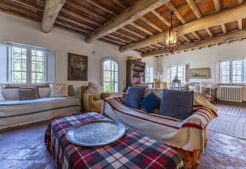 La Casa Dei Limoni, Camaiore, Pet Friendly, Wifi: Eigentum, Fenster, Möbel, Couch, Gebäude, Azurblau, Komfort, Holz, Interior Design, Flooring