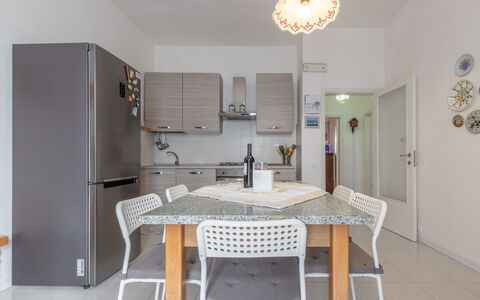 Il Colle Sul Mare Holiday Home: Tabelle, Möbel, Cabinetry, Stuhl, Holz, Interior Design, Gebäude, Flooring, Fussboden