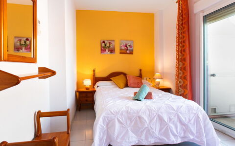 San Luis Playa: Möbel, Interior Design, Fussboden, Schlafzimmer, Flooring, Holz, Bett, Zimmer, Decke, Wohnung