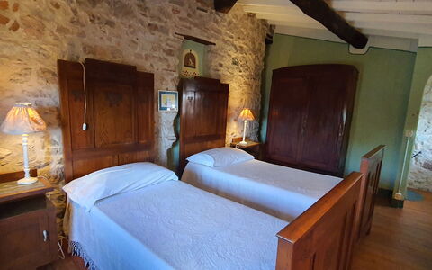Borgo Bucatra Tramonto: Eigentum, Möbel, Komfort, Holz, Bettrahmen, Bett, Interior Design, Grundeigentum, Hartholz, Schlafzimmer