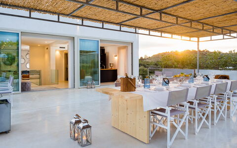 Casabella - Avola, Sicilia: Eigentum, Möbel, Tabelle, Gebäude, Interior Design, Holz, Flooring, Fussboden, Stuhl, Grundeigentum