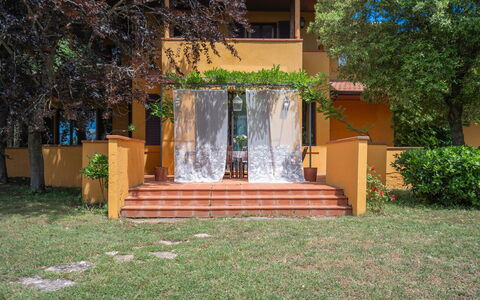 Tenuta De Paoli - Chianni, Pool, Wifi, Privacy, To: Pflanze, Gebäude, Tür, Baum, Treppe, Gras, Wohngebiet, Landschaft, Fenster, Freizeit