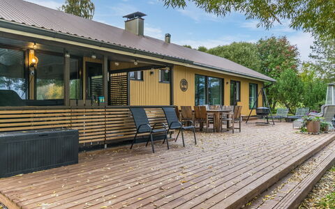 Kiviniemi: Holz, Dach, Zuhause, Hütte, Veranda, Abstellgleis, Schatten, Deck, Estate, Hartholz