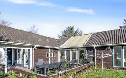 Fredrike - 500M from the Sea: Holz, Zuhause, Veranda, Deck, Hartholz, Dach, Holzbeize, Holzboden, Eco Hotel