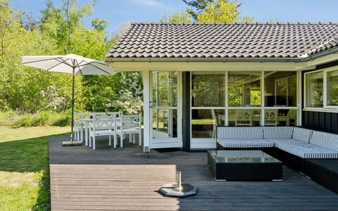 Fatima - 400M from the Sea: Möbel, Interior Design, Flooring, Fussboden, Decke, Zimmer, Stuhl, Tabelle, Wohnung, Küche & Esszimmer Tisch