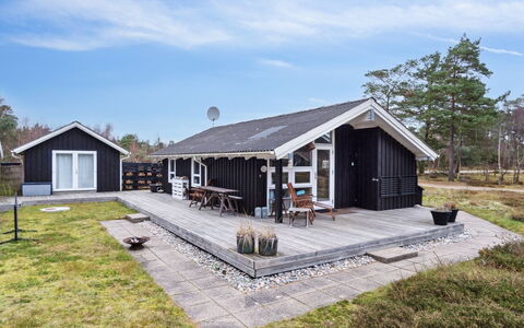 Pauliina - 500M from the Sea: Holz, Zuhause, Veranda, Deck, Hartholz, Dach, Holzbeize, Holzboden, Eco Hotel