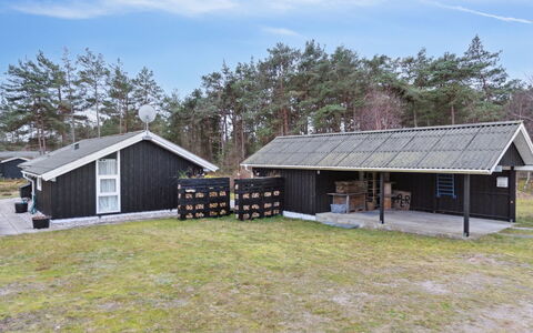 Pauliina - 500M from the Sea: Holz, Zuhause, Veranda, Deck, Hartholz, Dach, Holzbeize, Holzboden, Eco Hotel