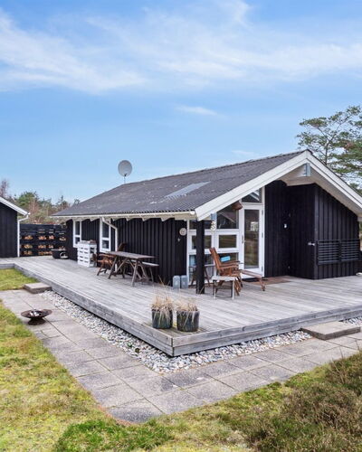 Pauliina - 500M from the Sea