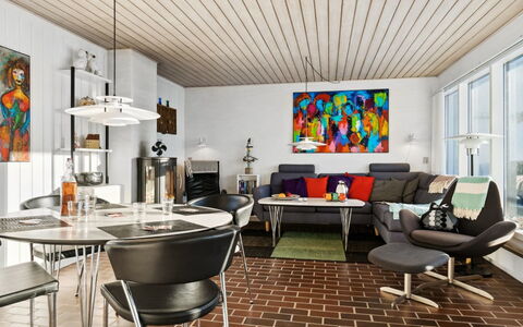 Leny - 900M from the Sea: Möbel, Interior Design, Flooring, Wand, Fussboden, Decke, Stuhl, Tabelle, Wohnzimmer, Beleuchtung