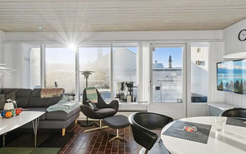 Leny - 900M from the Sea: Interior Design, Möbel, Flooring, Decke, Holz, Fussboden, Wohnung, Couch, Zimmer, Wohnzimmer