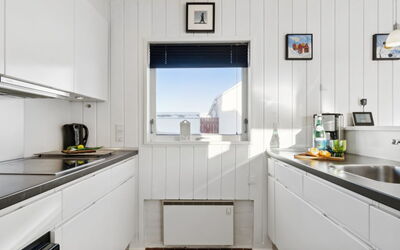 Leny - 900M from the Sea