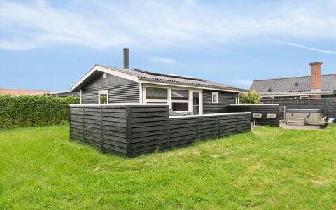 Ritha - 175M from the Sea: Holz, Dach, Die Architektur, Zuhause, Haus, Hütte, Abstellgleis, Hartholz, Steigung, Estate