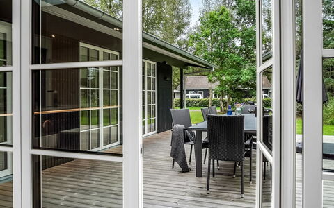 Babara - 350M from the Sea: Holz, Zuhause, Veranda, Deck, Hartholz, Dach, Holzbeize, Holzboden, Eco Hotel