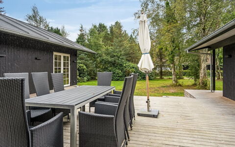 Babara - 350M from the Sea: Holz, Zuhause, Veranda, Deck, Hartholz, Dach, Holzbeize, Holzboden, Eco Hotel