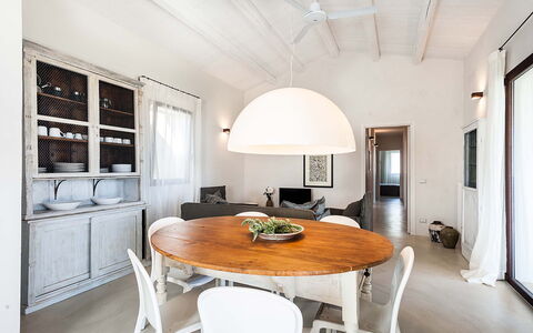 Isolina Verde - Scicli, Sicilia: Möbel, Tabelle, Eigentum, Stuhl, Gebäude, Die Architektur, Holz, Interior Design, Wohnzimmer, Flooring