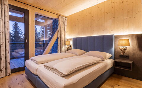 Turracher Höhe 160: Zuhause, Schlafzimmer, Hartholz, Winter, Hotel, Bett, Blockhaus, Bettrahmen, Bedding, Suite