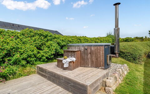 Majken - 225M from the Sea: Deck, Garten, Hartholz, Holzbeize, Hinterhof, Garten, Landscaping, Outdoor Struktur, Gartenmöbel, Planke