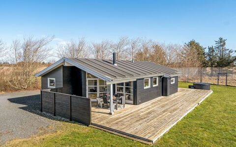 Rudy - 800M from the Sea: Decke, Flooring, Interior Design, Fussboden, Verbundwerkstoff, Möbel, Resort, Hotel, Design, Daylighting