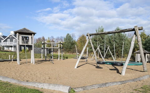 Tian: Dach, Hütte, Zuhause, Schatten, Abstellgleis, Bauernhaus, Veranda, Outdoor Struktur, Gartenbauten