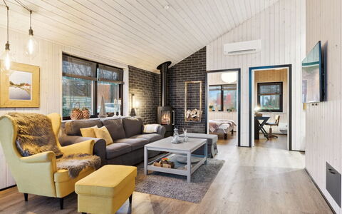 Fenno - 200M from the Sea: Schwimmbad, Ferienort