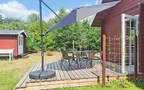 Palnir - 8Km from the Sea: Regenschirm, Schatten, Deck, Garten, Gartenmöbel, Pole, Tisch Im Freien, Rasen, Stuhl, Garten