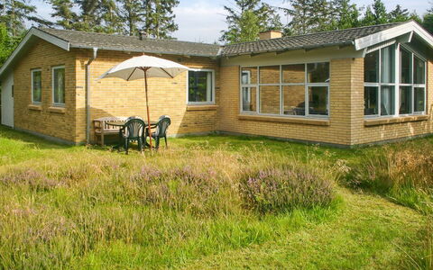 Gisa - 400M from the Sea: Blau, Strauch, Hütte, Ground, Garten, Estate, Schatten, Landscaping, Bauernhaus, Eco Hotel