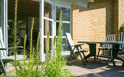 Gisa - 400M from the Sea: Blau, Strauch, Hütte, Ground, Garten, Estate, Schatten, Landscaping, Bauernhaus, Eco Hotel