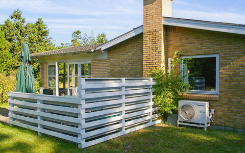 Gisa - 400M from the Sea: Blau, Strauch, Hütte, Ground, Garten, Estate, Schatten, Landscaping, Bauernhaus, Eco Hotel