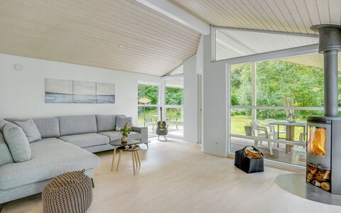 Thorsmod - 2.6Km from the Sea: Flooring, Fussboden, Decke, Interior Design, Countertop, Küche, Cabinetry, Zimmer, Major Appliance, Light Fixture
