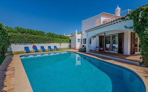 Libertos V4 - Vip Properties: Blau, Estate, Schwimmbad, Hazienda, Villa, Landscaping, Villa, Eco Hotel, Balkon