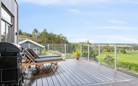 Ann - 1.3Km from the Sea: Holzboden, Holz, Hartholz, Deck, Flooring, Planke, Verbundwerkstoff, Laminatboden, Veranda, Holzbeize