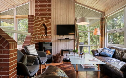 Unto - 100M from the Sea: Interior Design, Holz, Möbel, Couch, Wohnzimmer, Decke, Zuhause, Flooring, Zimmer