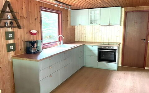 Friis - 100M from the Sea: Flooring, Holz, Küche, Fussboden, Countertop, Holzboden, Möbel, Interior Design, Cabinetry, Küchengerät