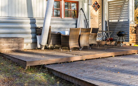 Kulta-Käkönen 17 by Bomba: Bett, Möbel, Schlafzimmer, Interior Design, Bedding, Bettdecke, Flooring, Holz, Fussboden, Zimmer