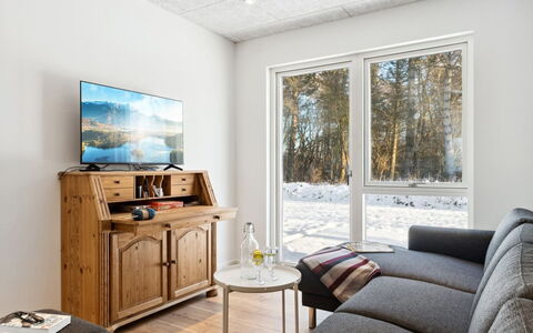 Scalli - 1.5Km to the Fjord: Möbel, Interior Design, Holz, Flooring, Fussboden, Zimmer, Decke, Wohnzimmer, Tabelle, Beleuchtung