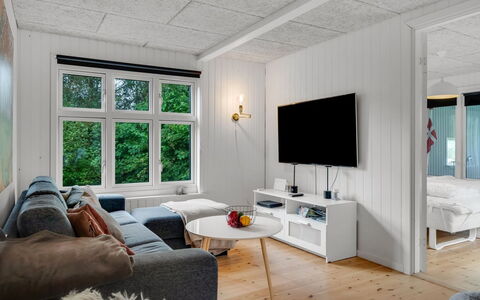 Elisa - 600M from the Sea: Interior Design, Möbel, Flooring, Holz, Decke, Fussboden, Wohnzimmer, Couch, Zimmer, Zuhause