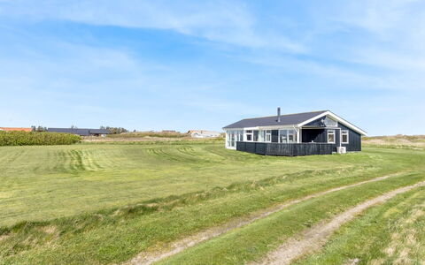 Arild - 300M from the Sea: Gras, Wiese, Grundstueck, Hütte, Ländliches Gebiet, Wiese, Gartenbauten, Garten, Schuppen