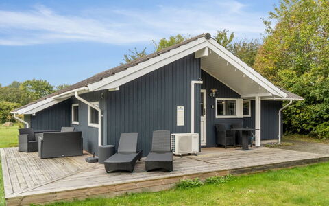 Thorke - 200M from the Sea: Haus, Zuhause, Dach, Hütte, Estate, Landscaping, Gartenbauten, Abstellgleis, Bauernhaus