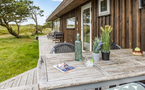 Lagho - 500M from the Sea: Decke, Flooring, Interior Design, Fussboden, Verbundwerkstoff, Möbel, Resort, Hotel, Design, Daylighting