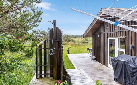 Lagho - 500M from the Sea: Decke, Flooring, Interior Design, Fussboden, Verbundwerkstoff, Möbel, Resort, Hotel, Design, Daylighting