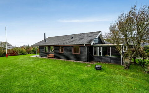 Ensio - 300M to the Fjord: Haus, Dach, Hütte, Zuhause, Ländliches Gebiet, Bauernhaus, Abstellgleis, Rasen, Garten, Garten