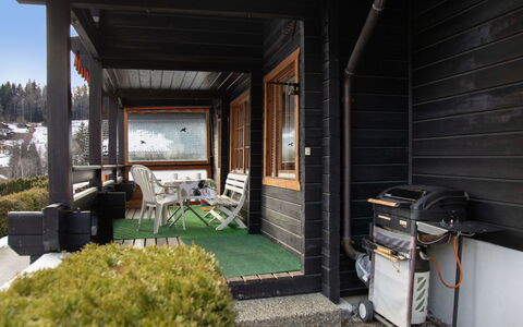 Kil-Ukru: Holz, Tür, Holzbeize, Hartholz, Hütte, Abstellgleis, Veranda, Planke, Blockhaus, Garten