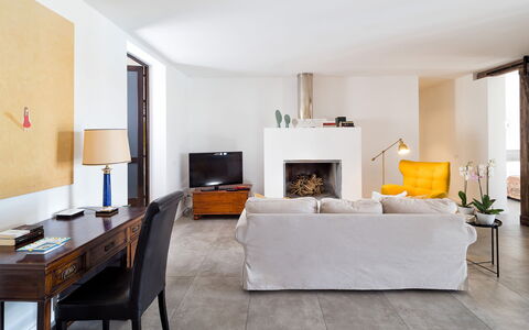 Casa Cortese - Noto, Sicilia: Tabelle, Pflanze, Holz, Fussboden, Grundeigentum, Komfort, Flooring, Hartholz, Wohnzimmer, Zimmerpflanze