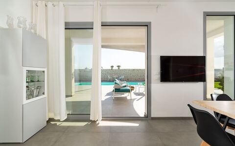Villa Le Palme - Noto, Sicilia: Möbel, Gebäude, Stuhl, Wohnzimmer, Tabelle, Interior Design, Fussboden, Eigentumswohnung, Automobil-Außen