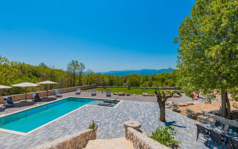 Secret Gem: Blau, Landscaping, Garten, Schwimmbad, Eco Hotel, Resort, Flagstone, Gartenmöbel