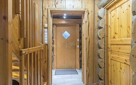 Menninkäisenkolo: Möbel, Interior Design, Flooring, Fussboden, Tabelle, Decke, Küche & Esszimmer Tisch, Beleuchtung, Stuhl, Zuhause
