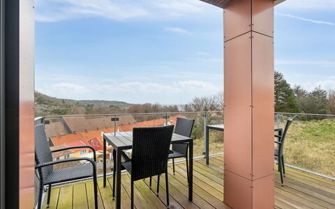 Sasser - 450M from the Sea: Möbel, Interior Design, Stuhl, Flooring, Tabelle, Resort, Fussboden, Decke, Zimmer, Eco Hotel